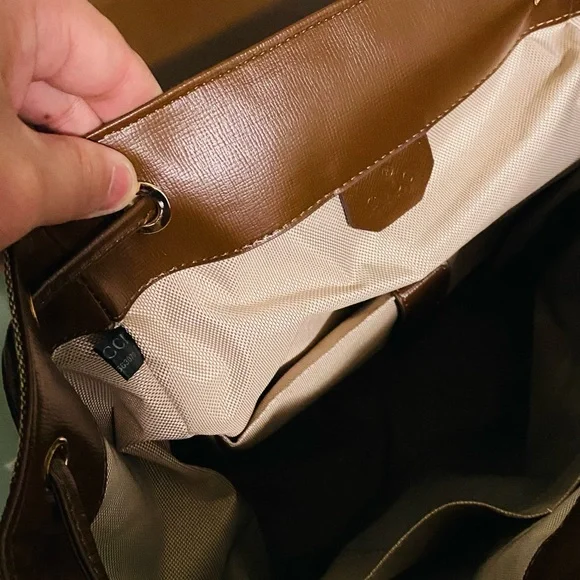 Backpack - Picture 3 of 7